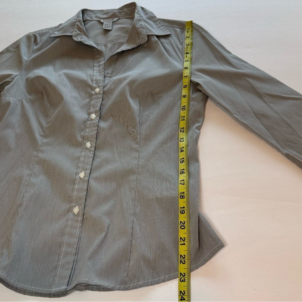 H&M Women's Grey Button Down Dress
Shirt Size 8 - Picture 7 of 8